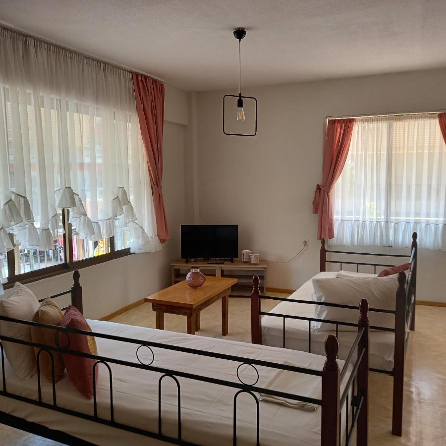 Μαρου Rooms Olympiakí Aktí Dış mekan fotoğraf