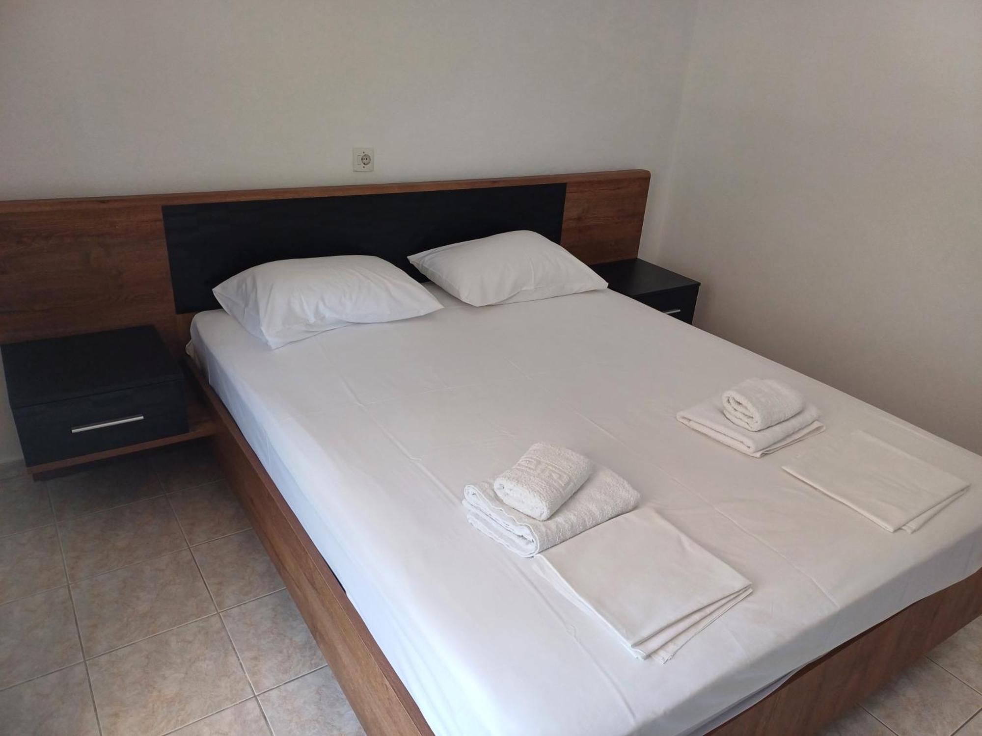 Μαρου Rooms Olympiakí Aktí Dış mekan fotoğraf